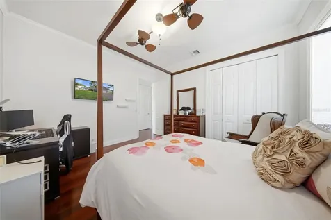 234 36th Avenue NE St Petersburg FL 33704