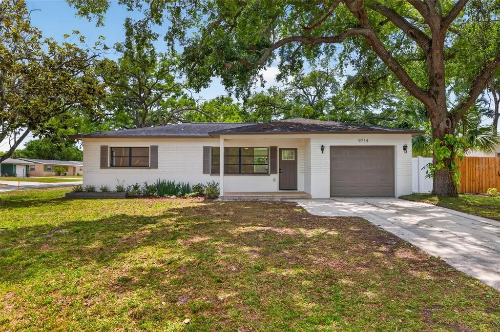 9714 53rd Avenue N St Petersburg FL 33708