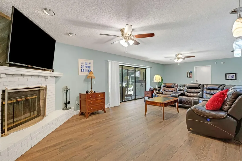 3656 Oak Grove Drive Sarasota FL 34243