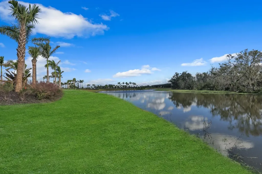 2644 Waterfront Circle Sarasota FL 34240