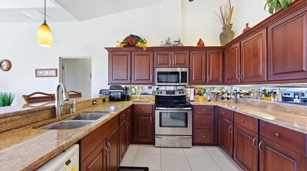 324 Oakwood Circle Englewood FL 34223