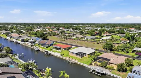 324 Oakwood Circle Englewood FL 34223