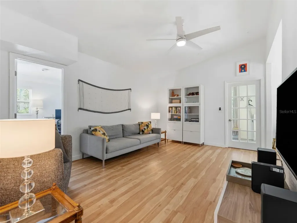 2005 3rd Street S St Petersburg FL 33705
