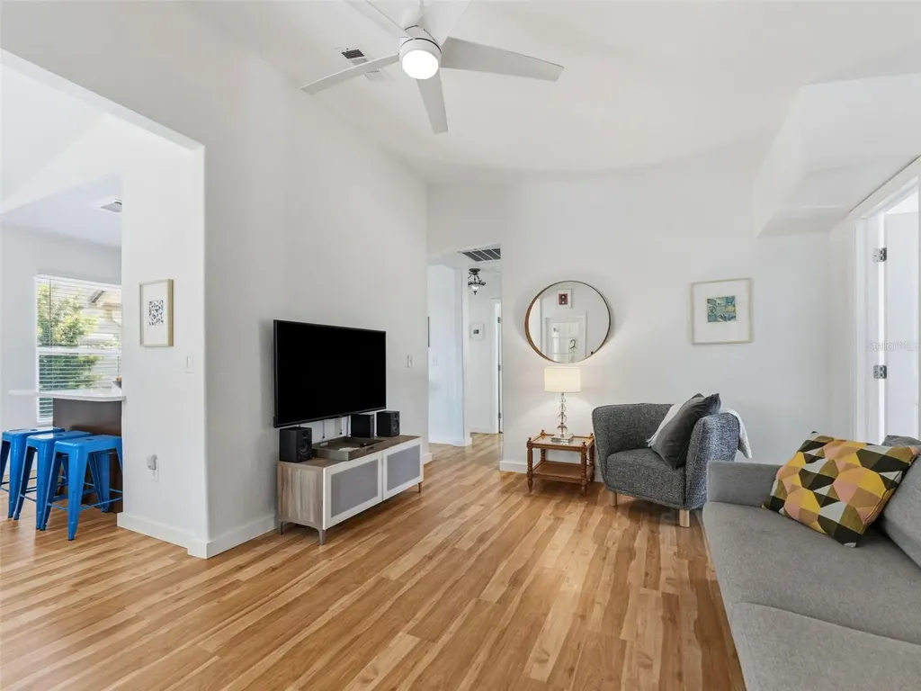 2005 3rd Street S St Petersburg FL 33705