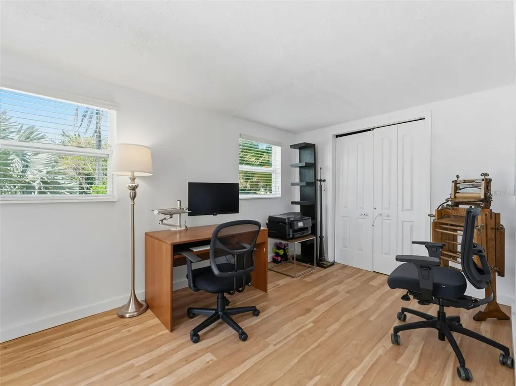 2005 3rd Street S St Petersburg FL 33705