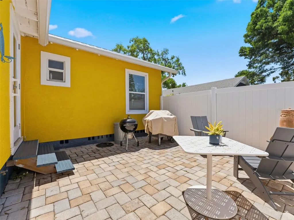 2005 3rd Street S St Petersburg FL 33705