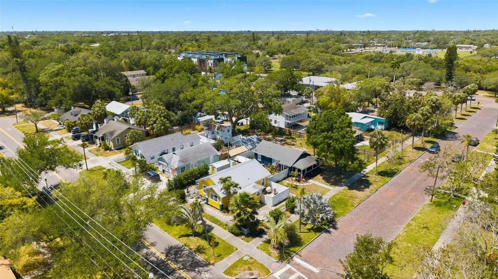 2005 3rd Street S St Petersburg FL 33705