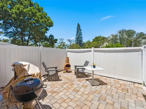 2005 3rd Street S St Petersburg FL 33705