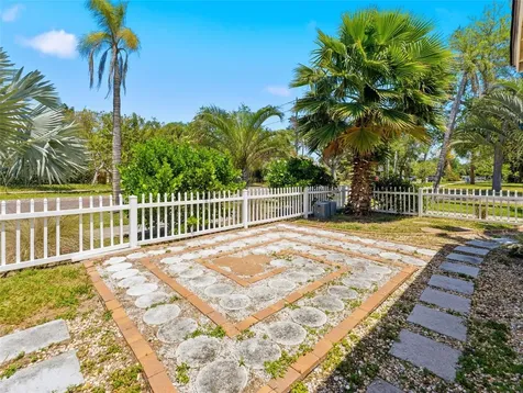 2005 3rd Street S St Petersburg FL 33705