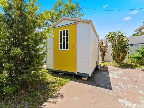 2005 3rd Street S St Petersburg FL 33705