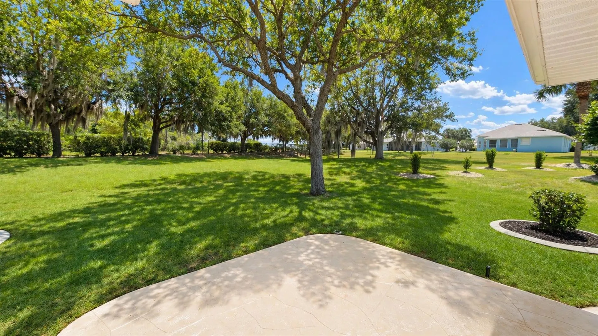 5277 Indian Ocean Loop Tavares FL 32778