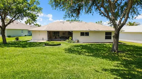 5277 Indian Ocean Loop Tavares FL 32778