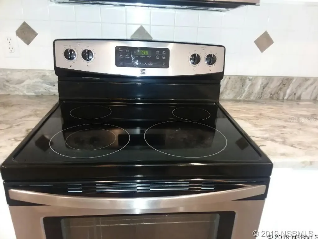572 Palm Drive New Smyrna Beach FL 32168