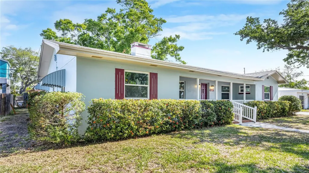 4725 Del Rio Way S Gulfport FL 33711