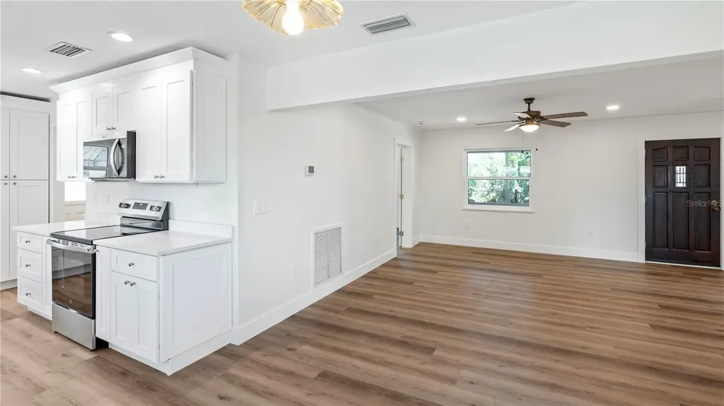 4725 Del Rio Way S Gulfport FL 33711