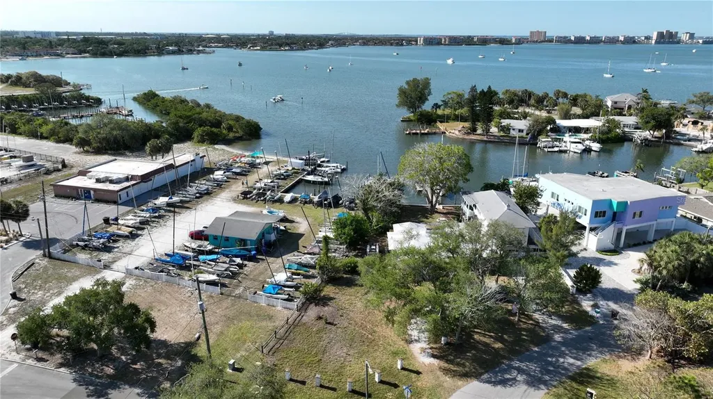 4725 Del Rio Way S Gulfport FL 33711