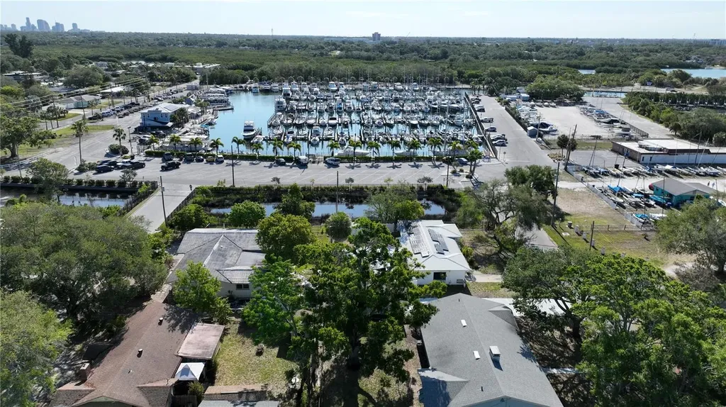 4725 Del Rio Way S Gulfport FL 33711
