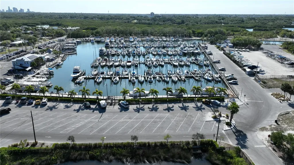 4725 Del Rio Way S Gulfport FL 33711