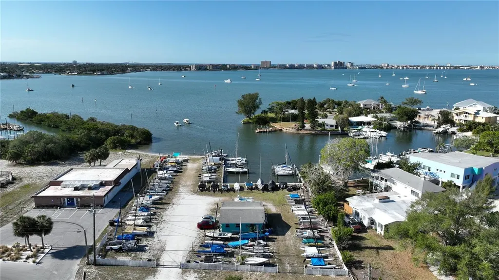 4725 Del Rio Way S Gulfport FL 33711
