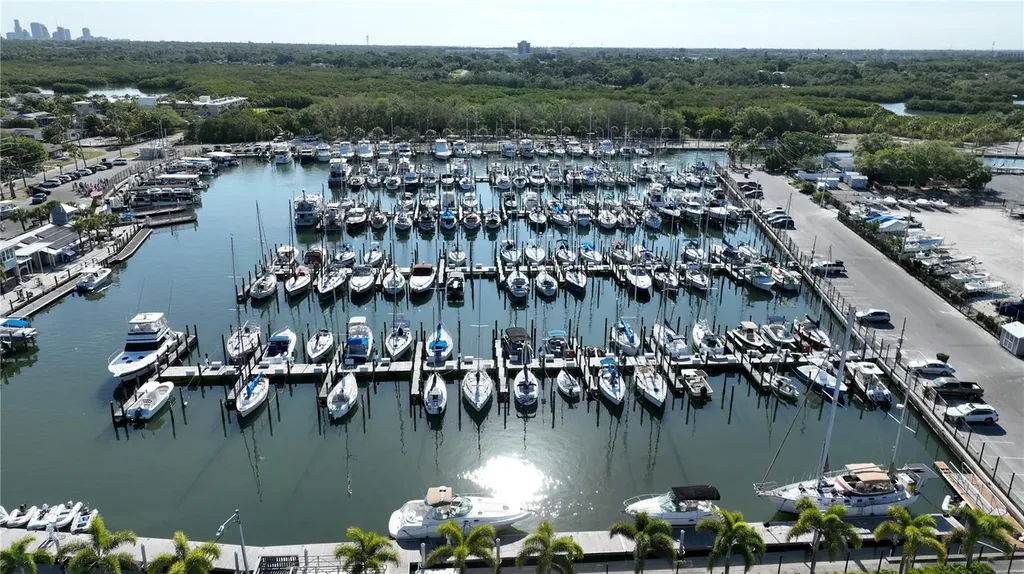 4725 Del Rio Way S Gulfport FL 33711