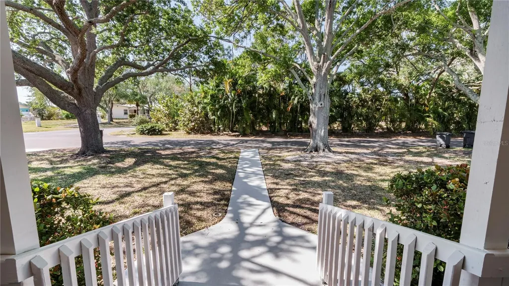 4725 Del Rio Way S Gulfport FL 33711