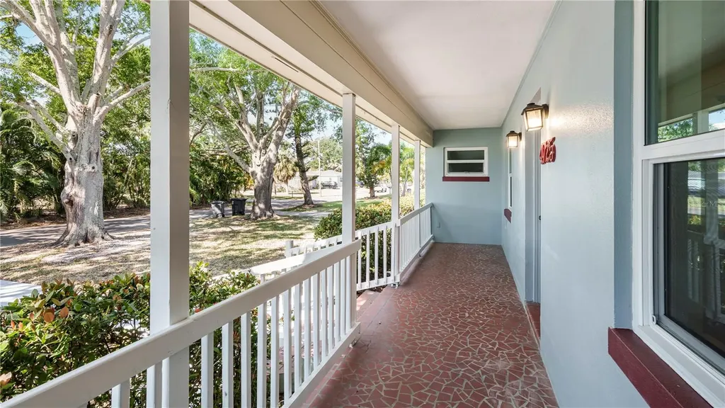 4725 Del Rio Way S Gulfport FL 33711