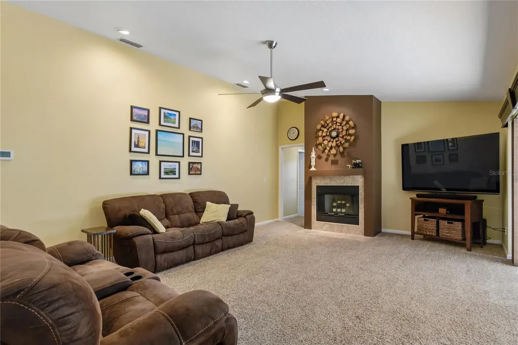 1215 Huntington Lane Safety Harbor FL 34695