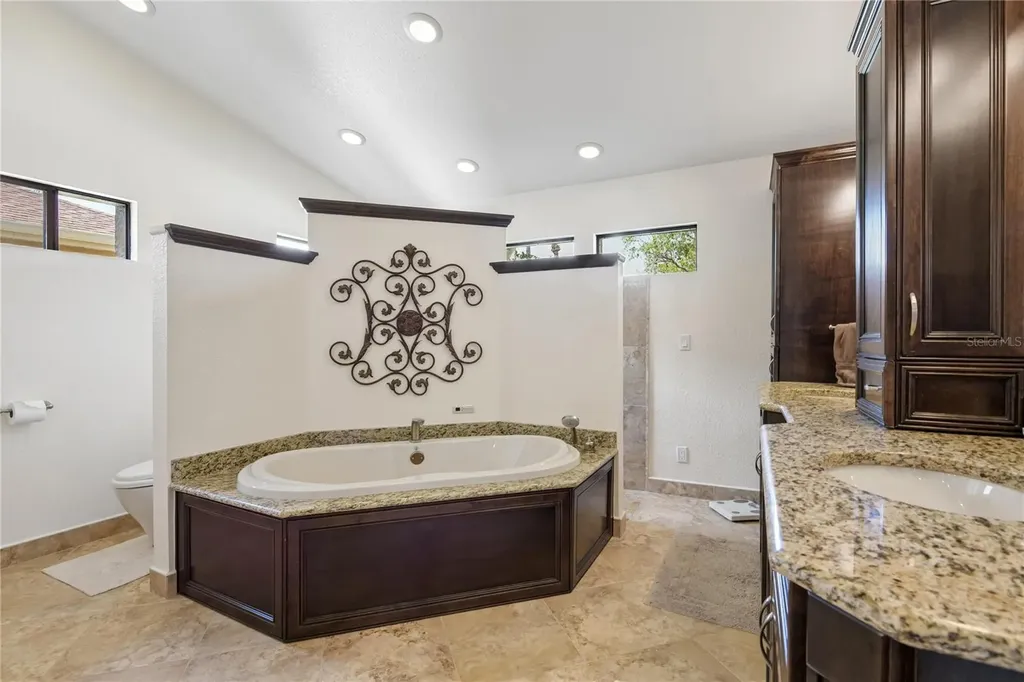 1215 Huntington Lane Safety Harbor FL 34695