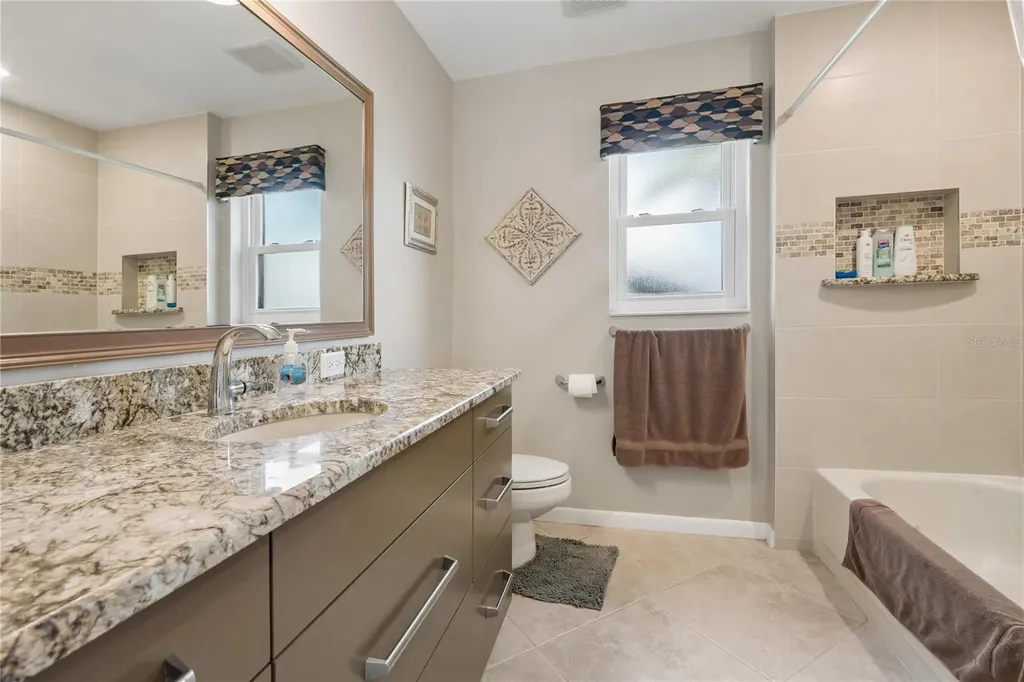 1215 Huntington Lane Safety Harbor FL 34695