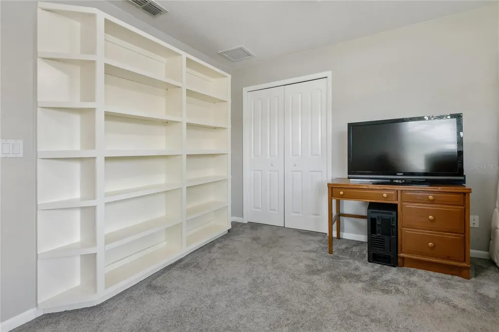1215 Huntington Lane Safety Harbor FL 34695