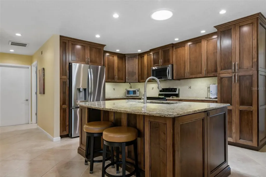 1215 Huntington Lane Safety Harbor FL 34695
