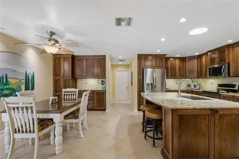 1215 Huntington Lane Safety Harbor FL 34695