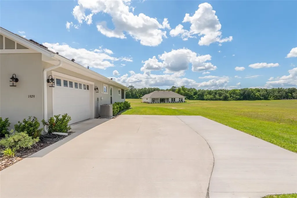 1929 NW 85th Loop Ocala FL 34475
