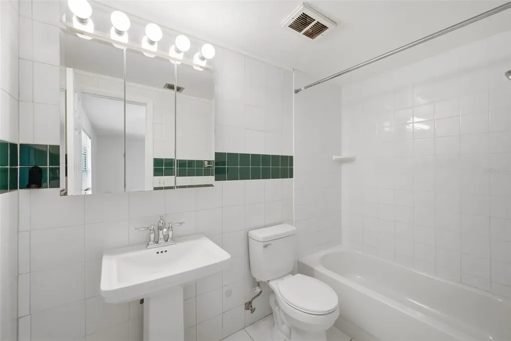 15602 Farnsworth Lane Tampa FL 33624