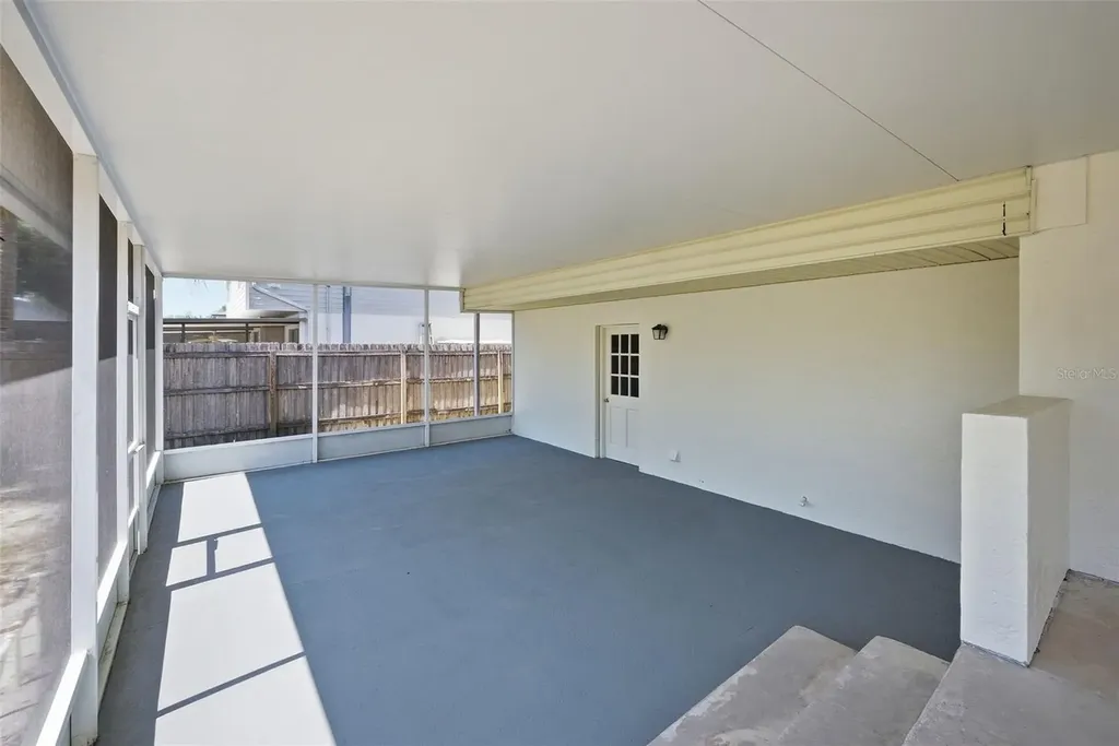 15602 Farnsworth Lane Tampa FL 33624