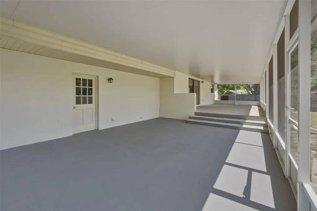 15602 Farnsworth Lane Tampa FL 33624