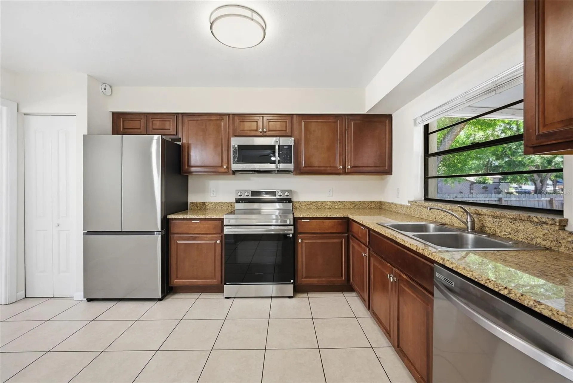 15602 Farnsworth Lane Tampa FL 33624