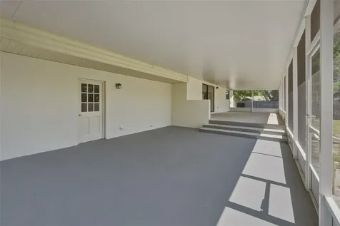 15602 Farnsworth Lane Tampa FL 33624
