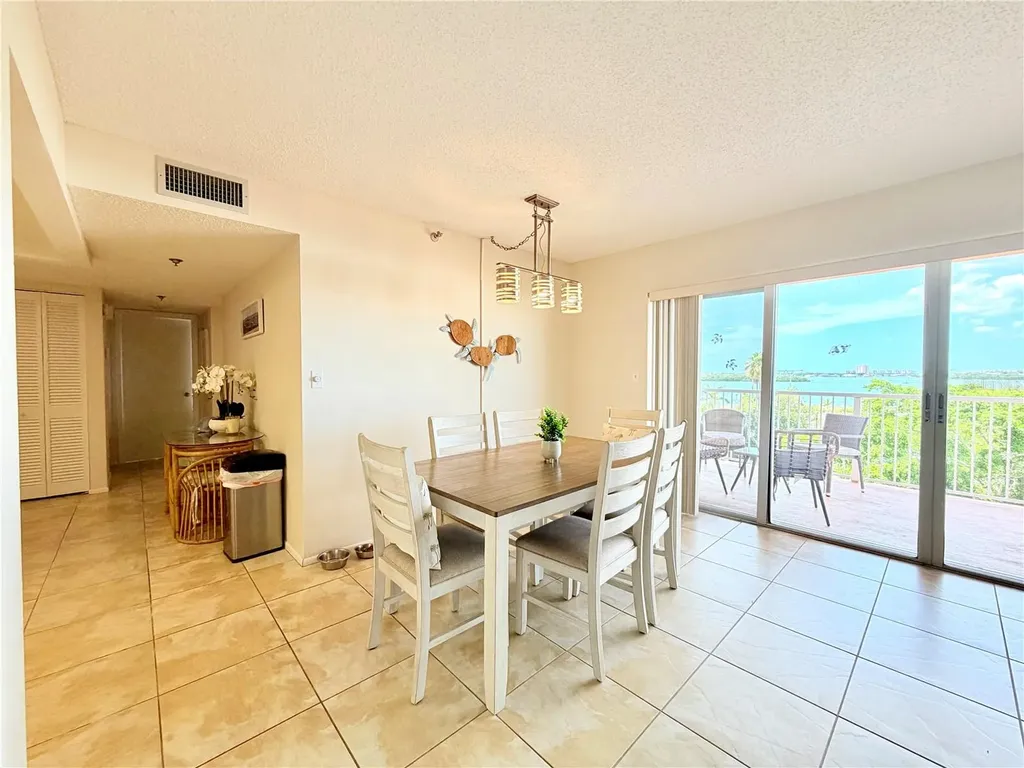 7430 Sunshine Skyway Lane S St Petersburg FL 33711