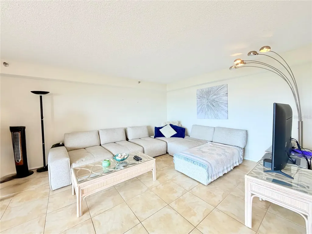 7430 Sunshine Skyway Lane S St Petersburg FL 33711
