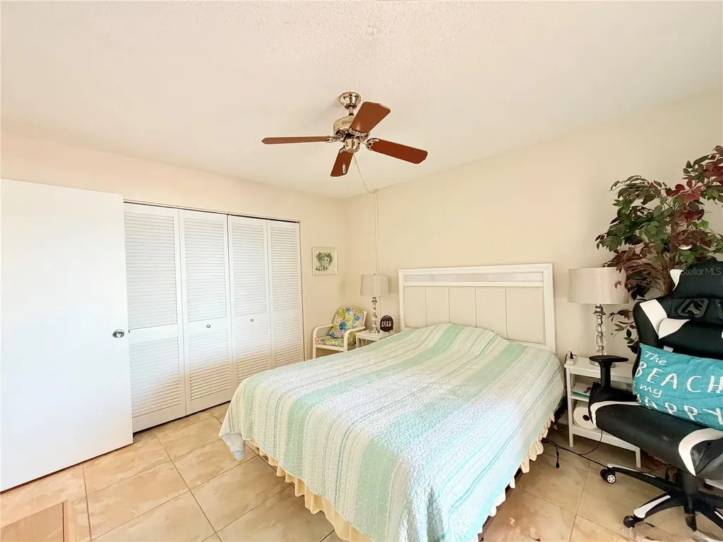 7430 Sunshine Skyway Lane S St Petersburg FL 33711