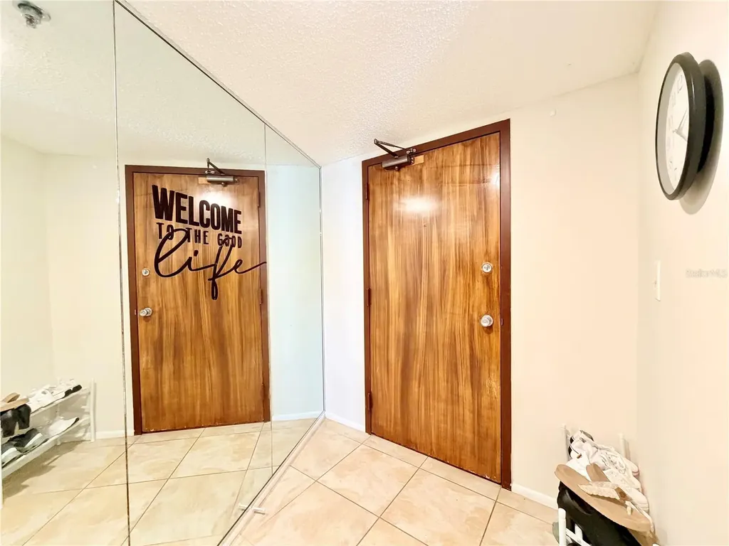 7430 Sunshine Skyway Lane S St Petersburg FL 33711