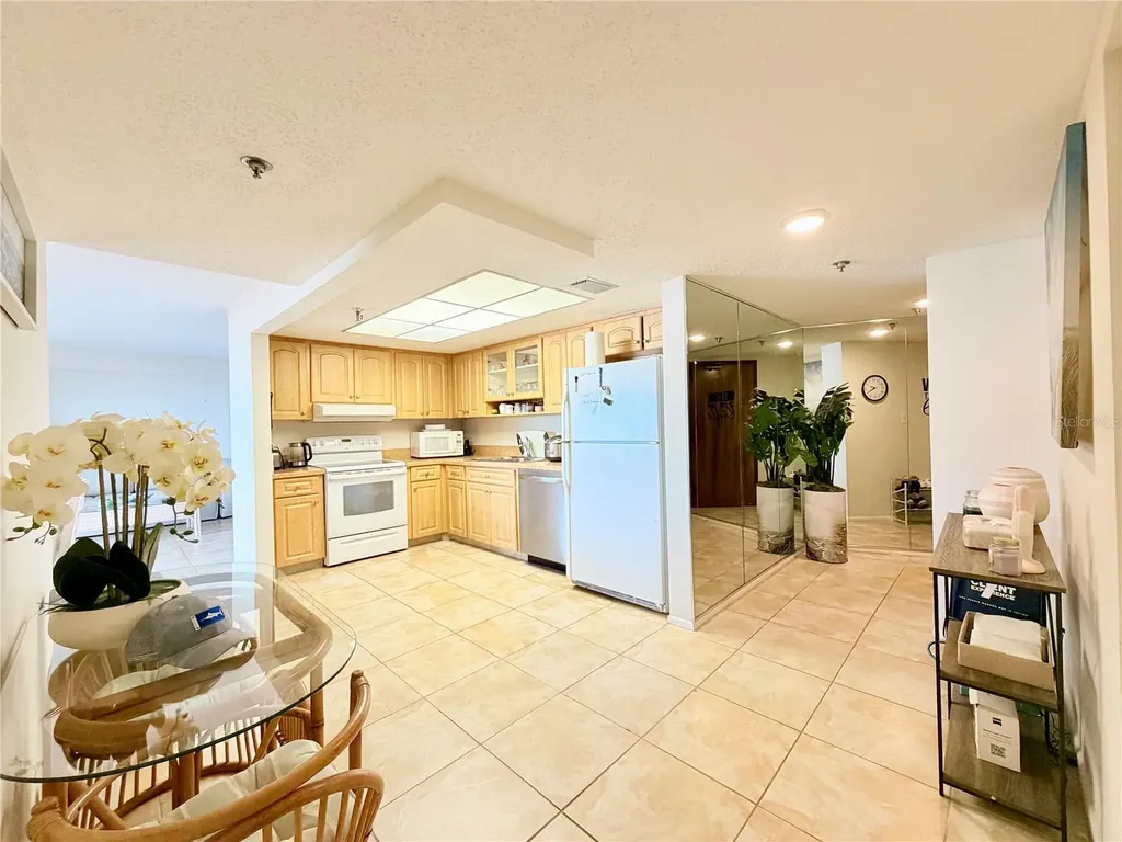 7430 Sunshine Skyway Lane S St Petersburg FL 33711