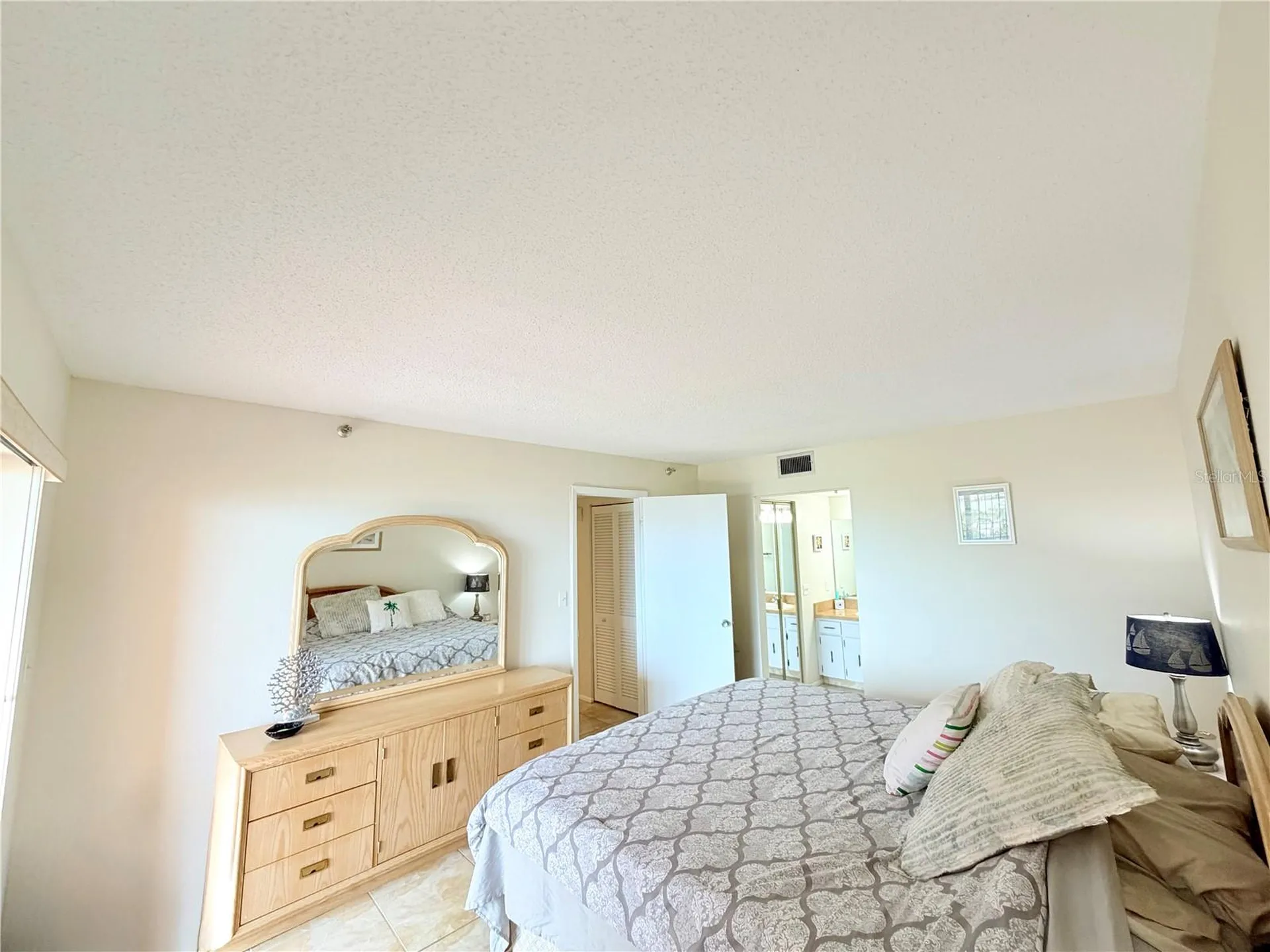 7430 Sunshine Skyway Lane S St Petersburg FL 33711