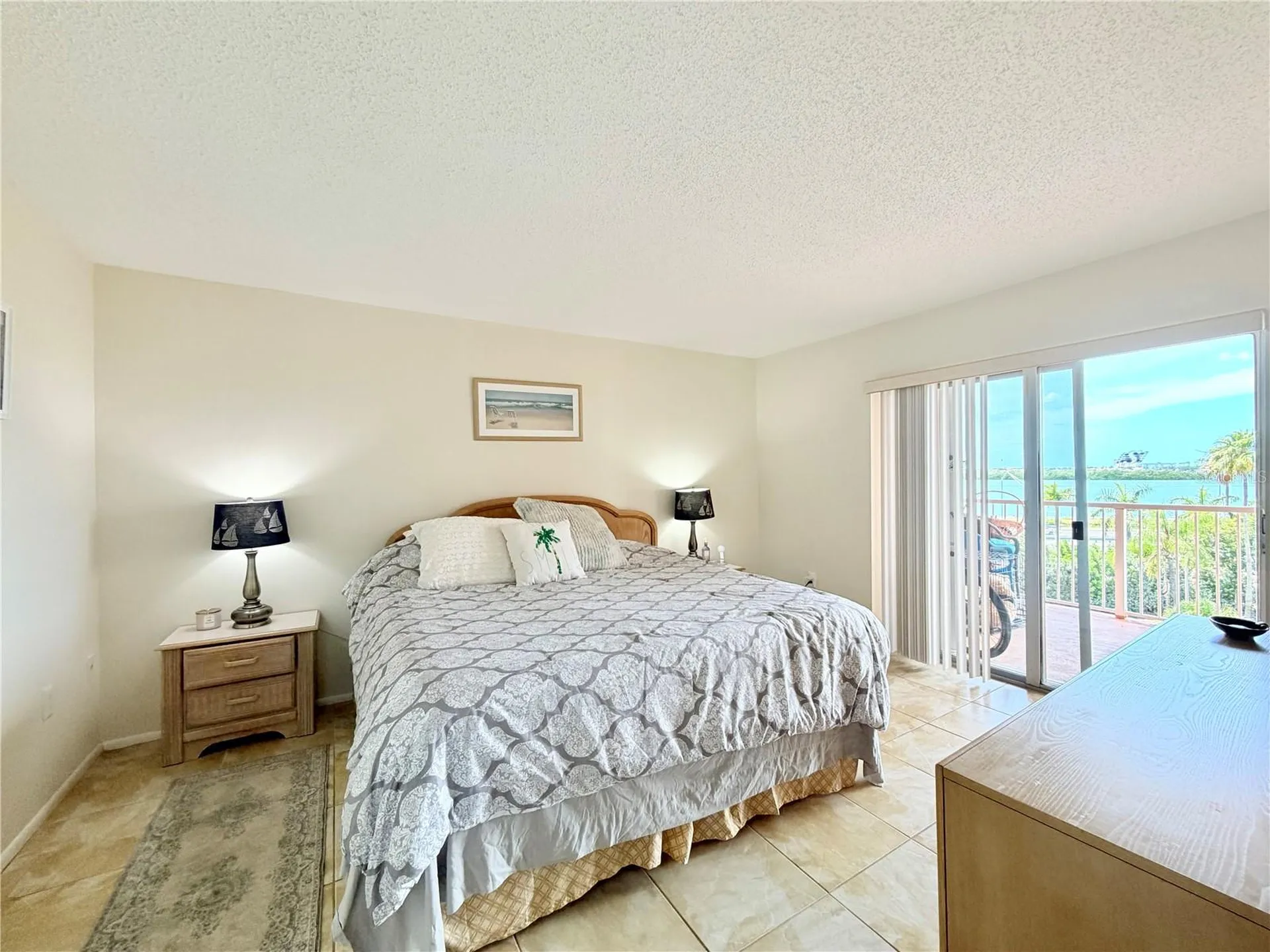 7430 Sunshine Skyway Lane S St Petersburg FL 33711