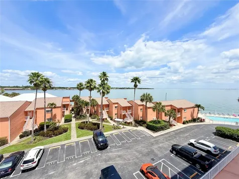 7430 Sunshine Skyway Lane S St Petersburg FL 33711