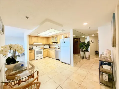 7430 Sunshine Skyway Lane S St Petersburg FL 33711