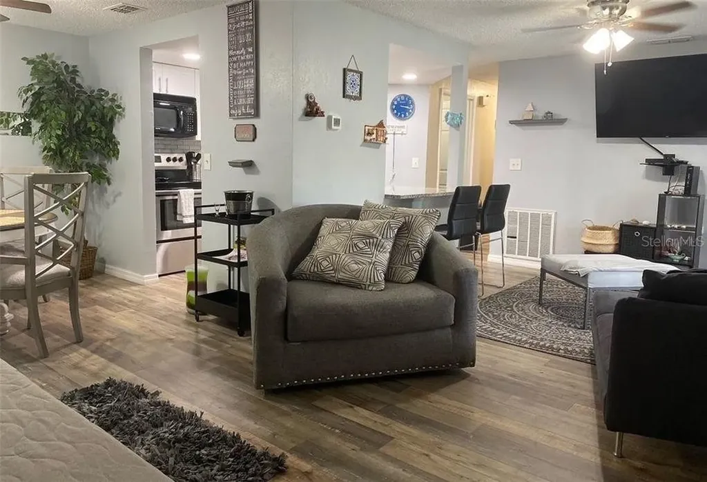 140 Hunter Lake Drive Oldsmar FL 34677