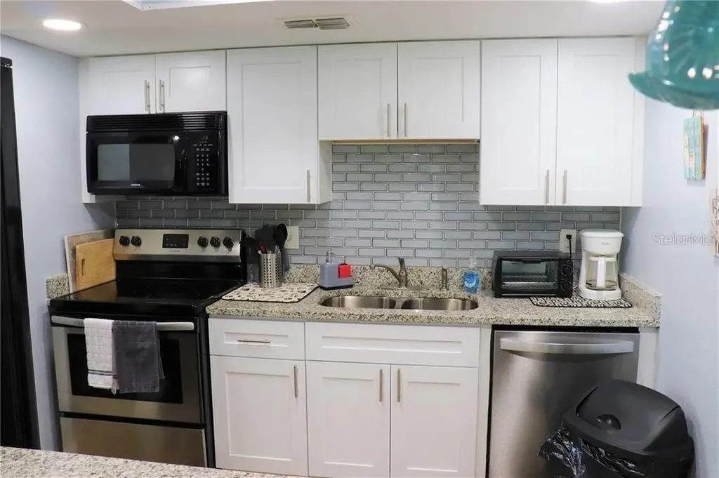 140 Hunter Lake Drive Oldsmar FL 34677