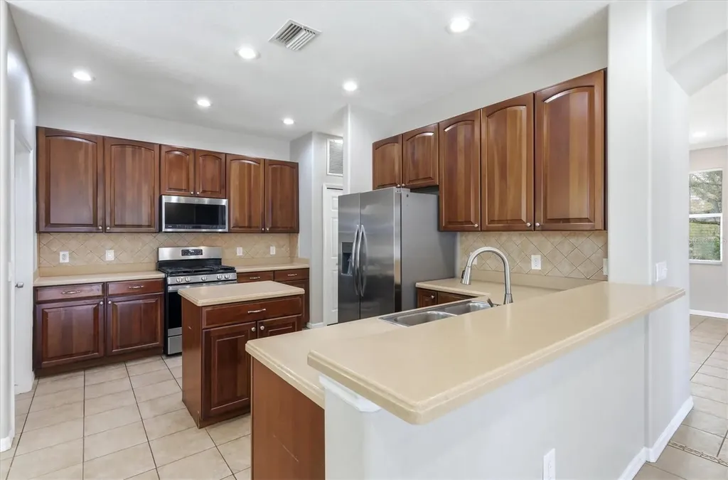 4266 67th Avenue Circle E Sarasota FL 34243